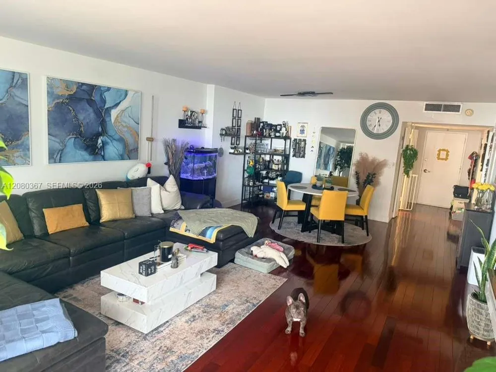 5700 Collins Ave #8M Miami Beach, FL 33140