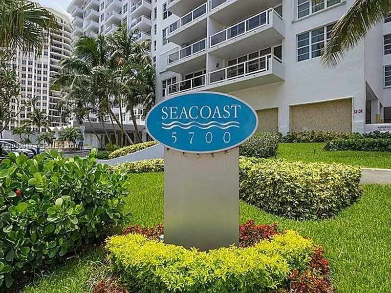5700 Collins Ave #8M Miami Beach, FL 33140
