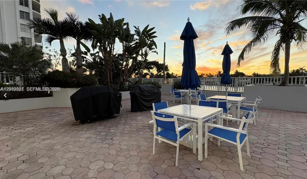 5700 Collins Ave #8M Miami Beach, FL 33140
