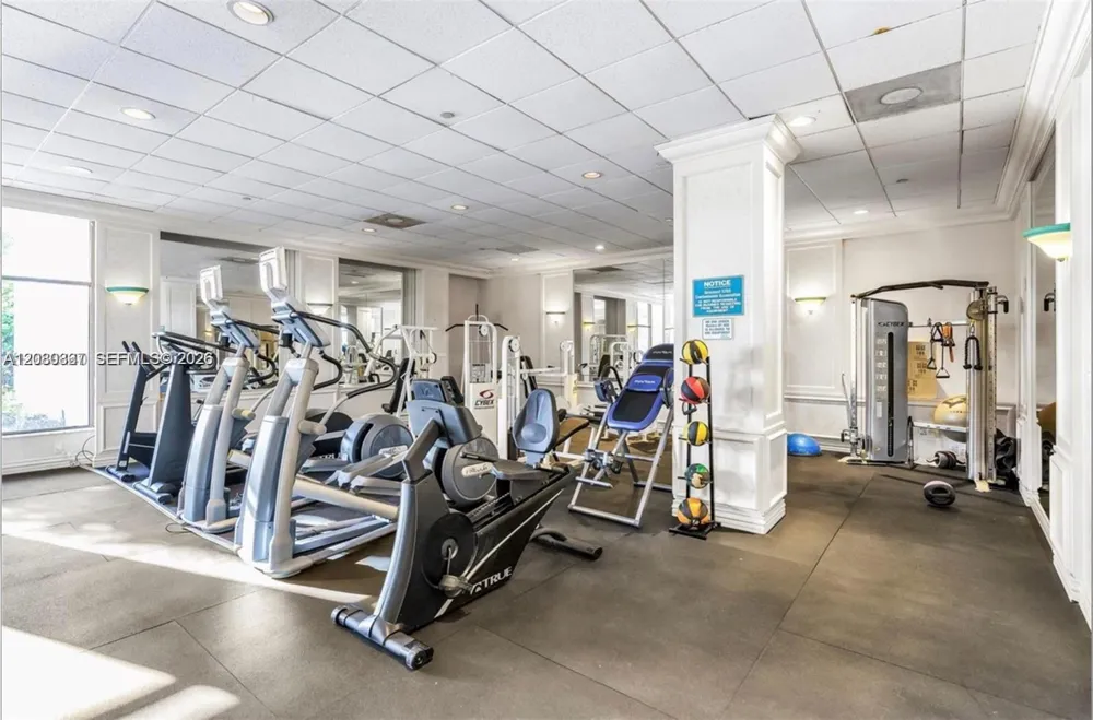 5700 Collins Ave #8M Miami Beach, FL 33140