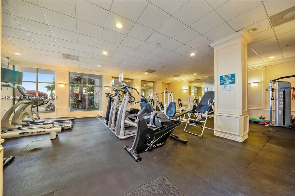 5700 Collins Ave #8M Miami Beach, FL 33140