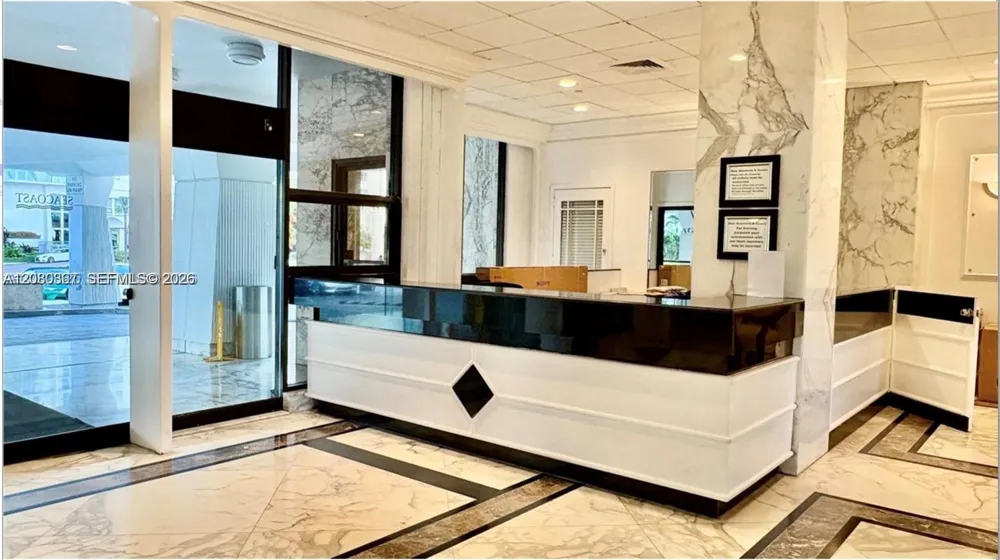 5700 Collins Ave #8M Miami Beach, FL 33140
