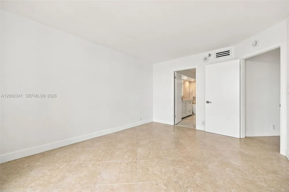 19101 NE 36th Ct #1704 Aventura, FL 33180