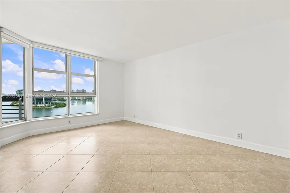 19101 NE 36th Ct #1704 Aventura, FL 33180