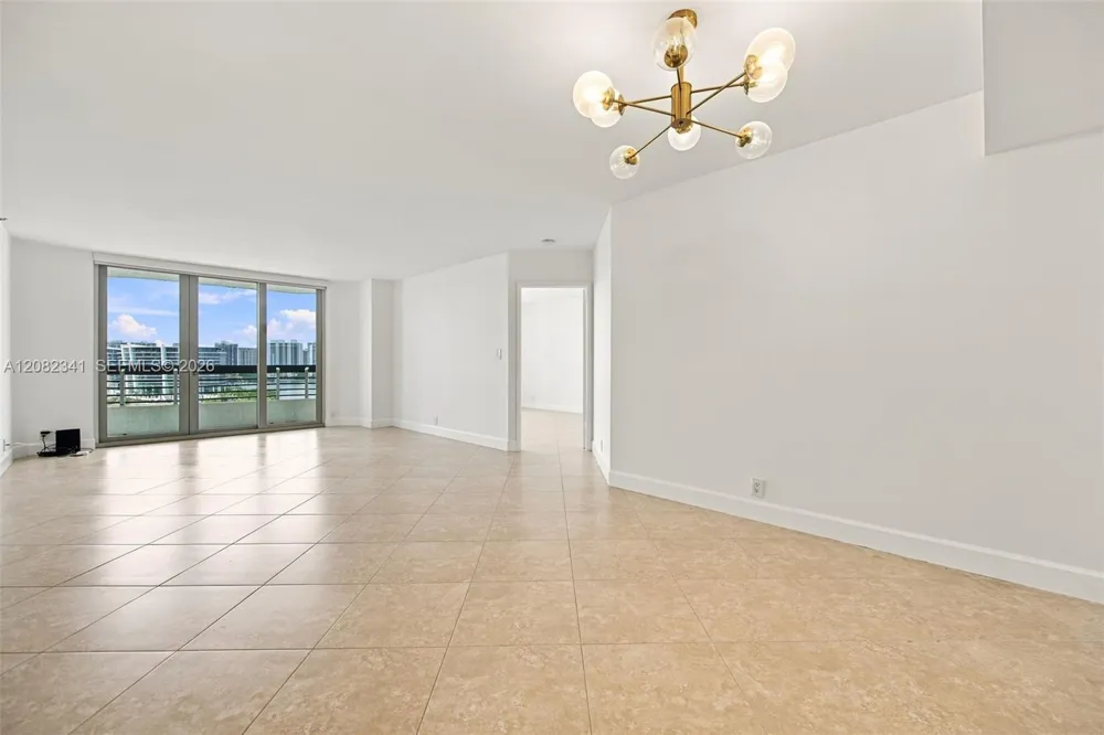 19101 NE 36th Ct #1704 Aventura, FL 33180