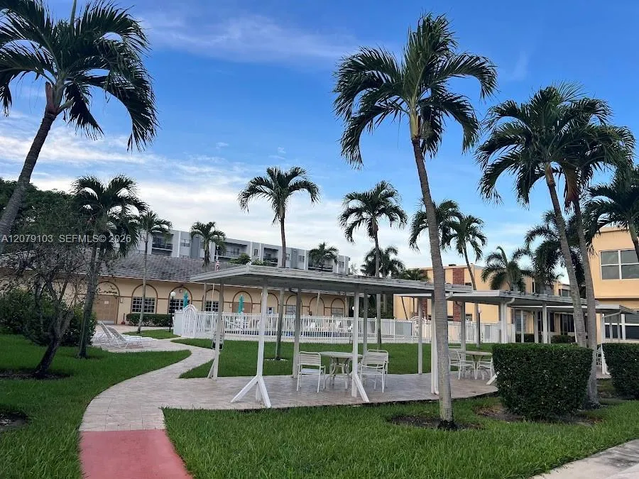 1350 Atlantic Shores Blvd #322 Hallandale Beach, FL 33009