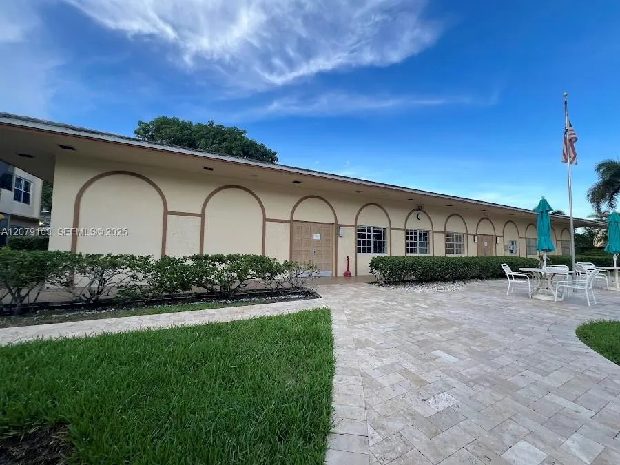 1350 Atlantic Shores Blvd #322 Hallandale Beach, FL 33009