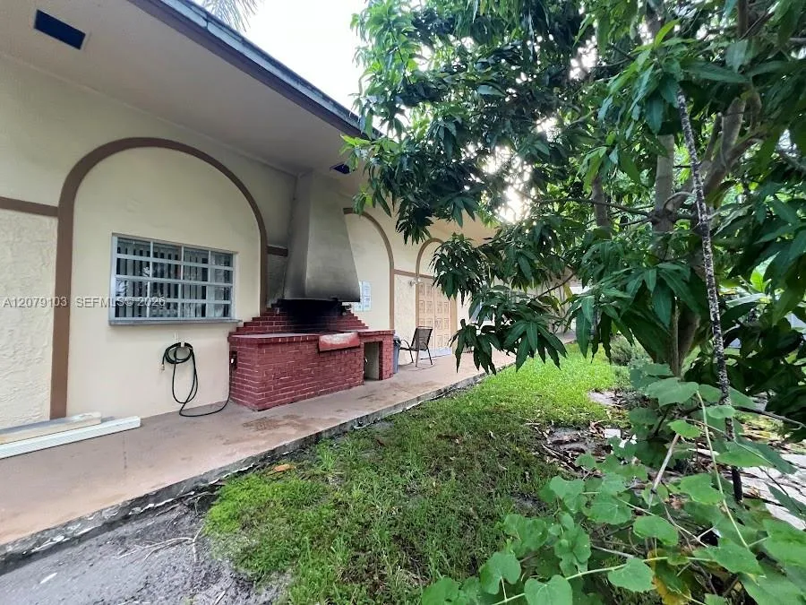 1350 Atlantic Shores Blvd #322 Hallandale Beach, FL 33009