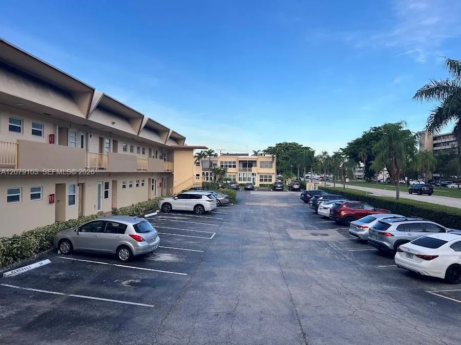 1350 Atlantic Shores Blvd #322 Hallandale Beach, FL 33009