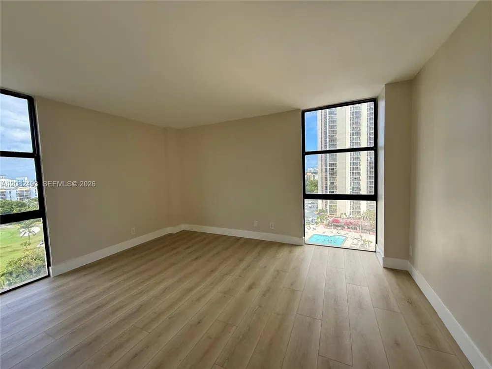20335 W Country Club Dr #1203 Aventura, FL 33180