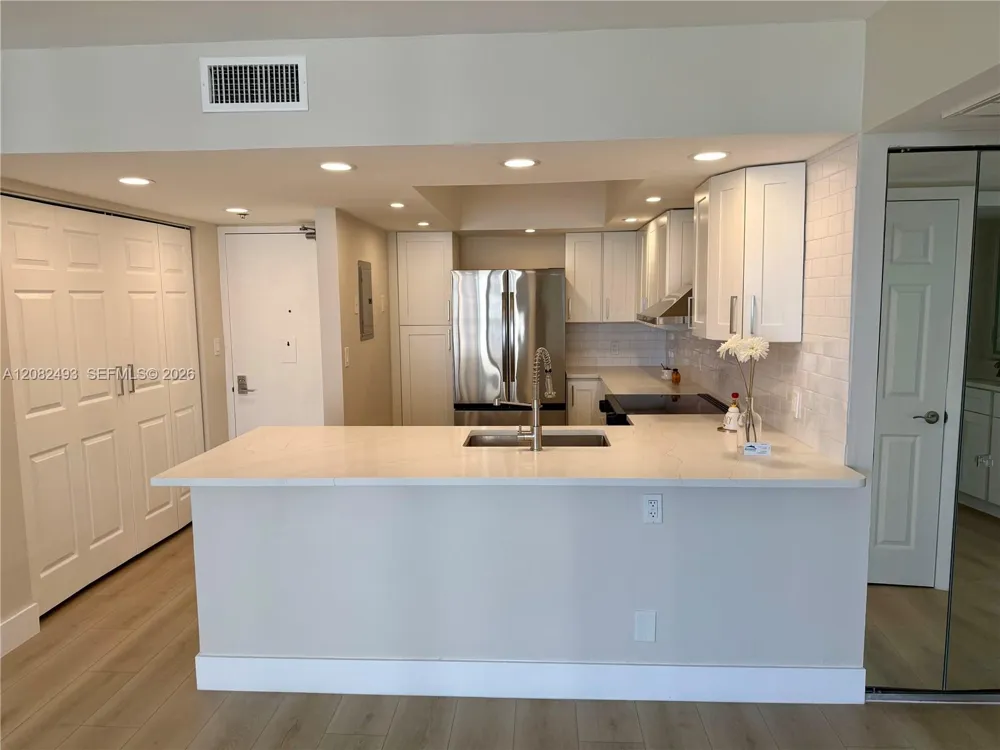 20335 W Country Club Dr #1203 Aventura, FL 33180