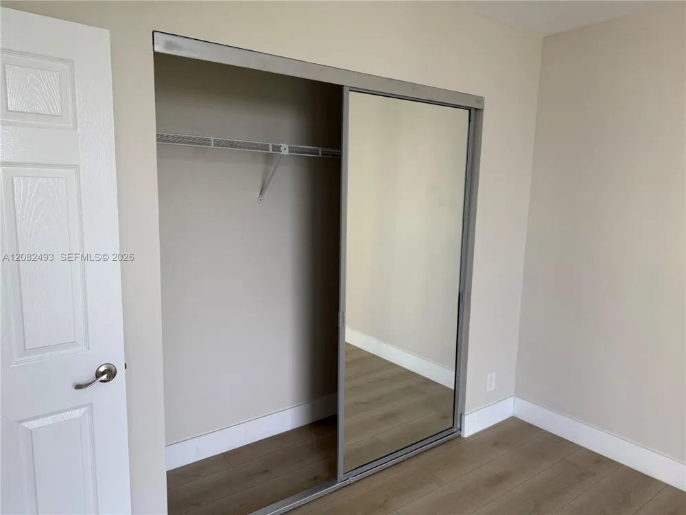 20335 W Country Club Dr #1203 Aventura, FL 33180