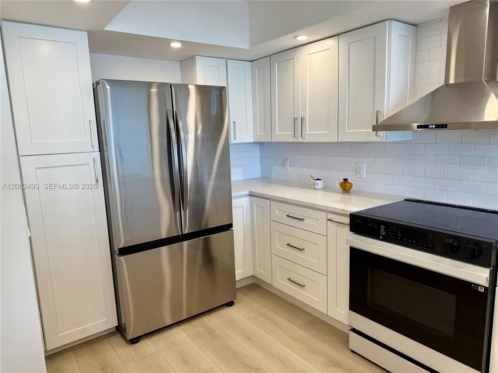 20335 W Country Club Dr #1203 Aventura, FL 33180