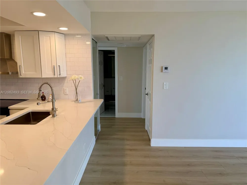 20335 W Country Club Dr #1203 Aventura, FL 33180
