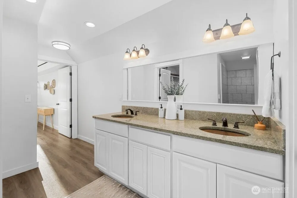 5680 Long Lake Road SE Port Orchard, WA 98367