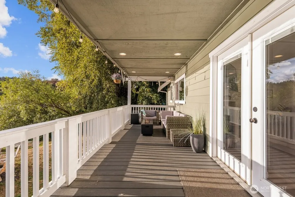 5680 Long Lake Road SE Port Orchard, WA 98367