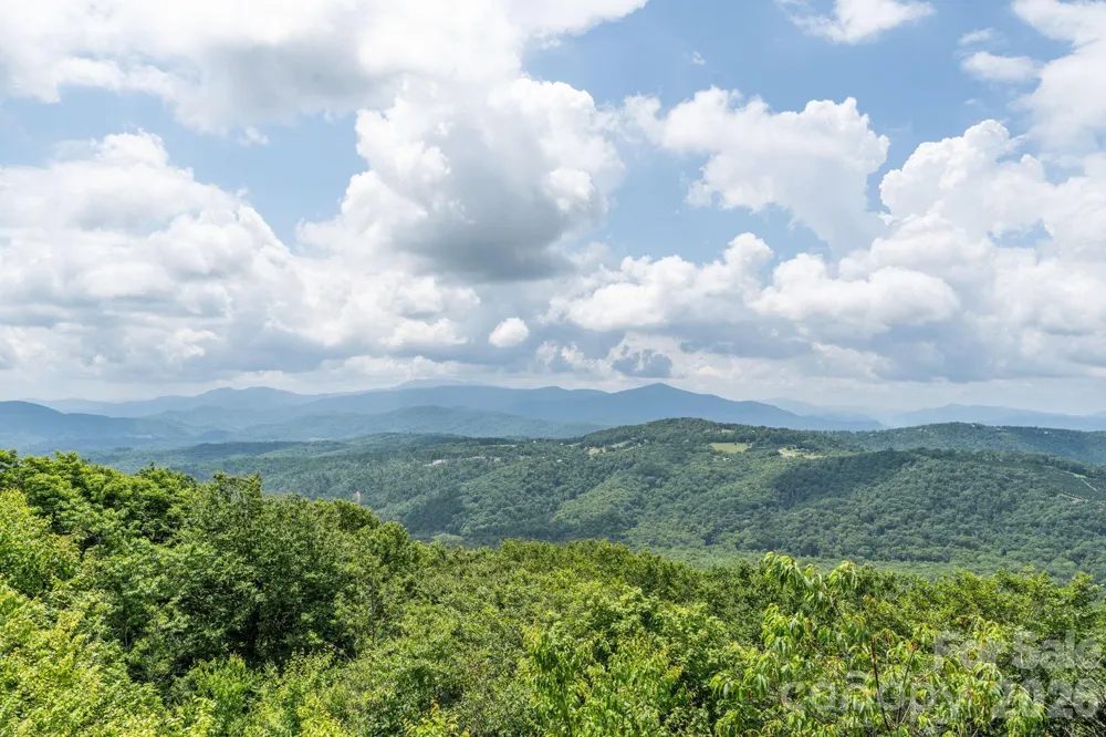 132 Rocky Top Sugar Mountain, NC 28604