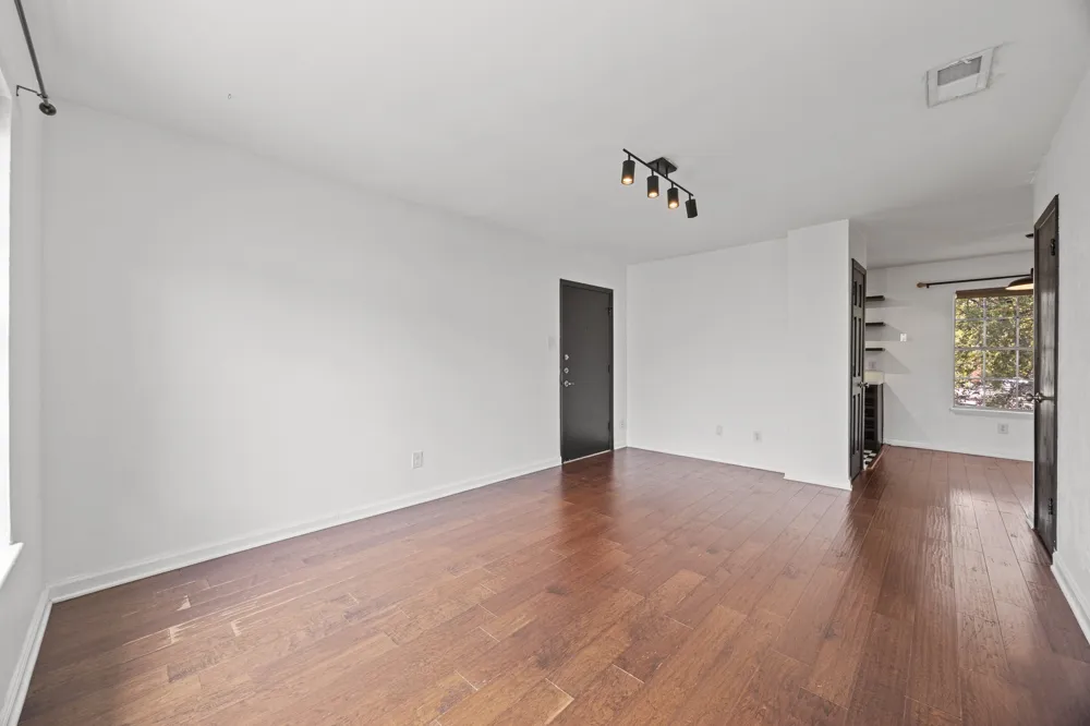 3902 Peterson Avenue #203 Austin, TX 78756