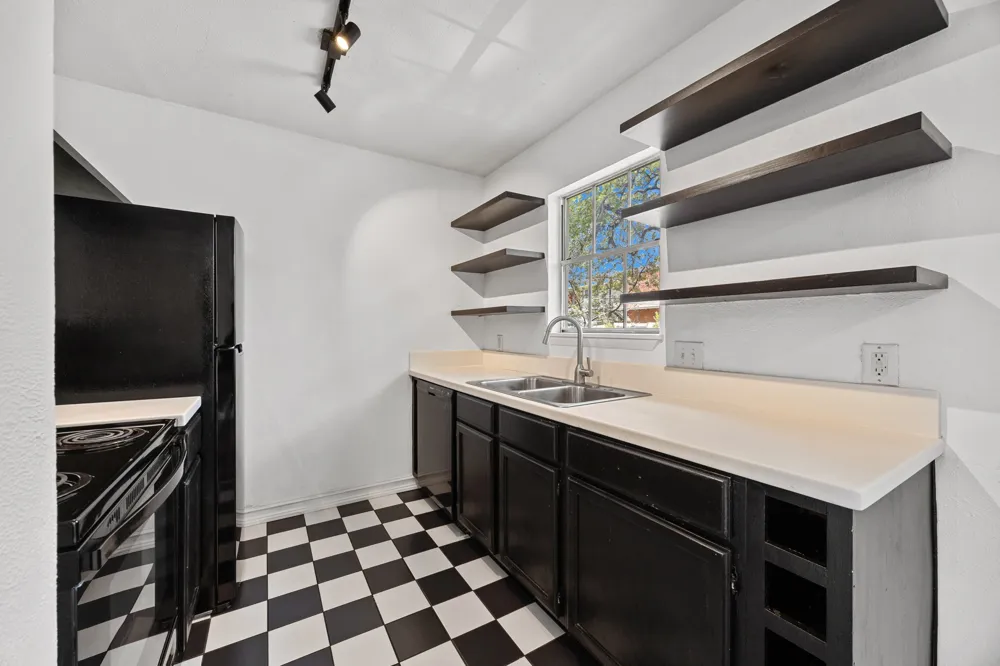 3902 Peterson Avenue #203 Austin, TX 78756