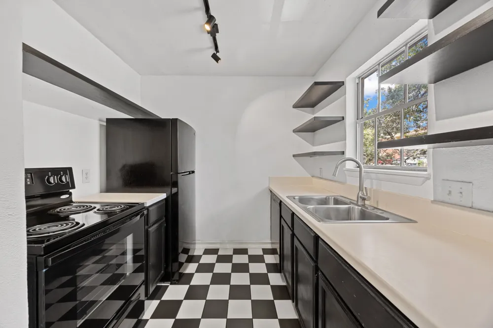 3902 Peterson Avenue #203 Austin, TX 78756