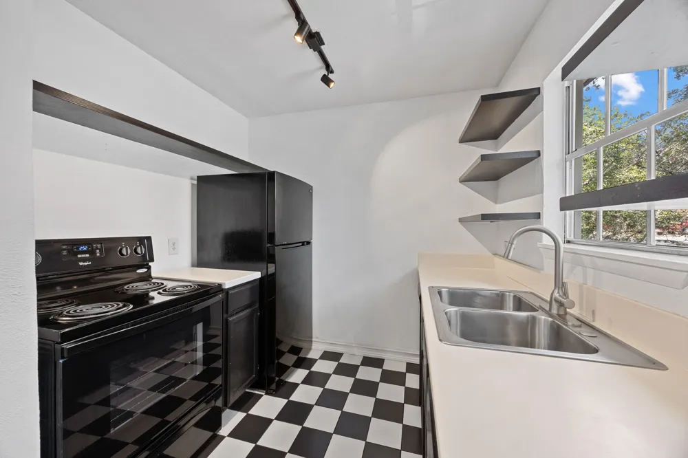 3902 Peterson Avenue #203 Austin, TX 78756