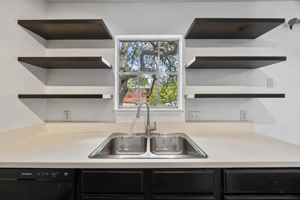3902 Peterson Avenue #203 Austin, TX 78756