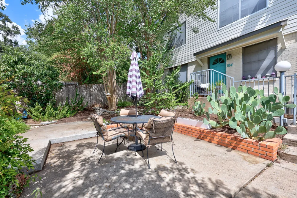 3902 Peterson Avenue #203 Austin, TX 78756