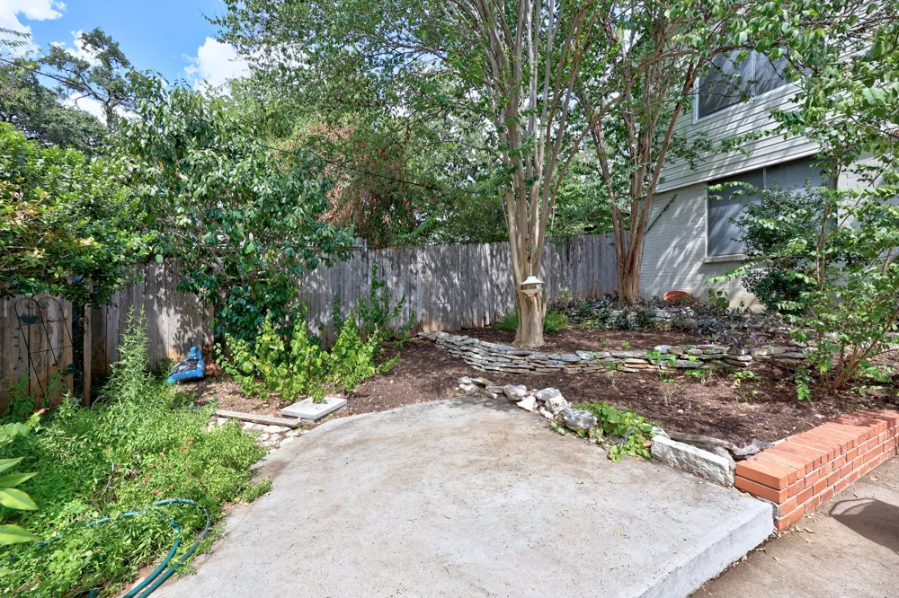 3902 Peterson Avenue #203 Austin, TX 78756