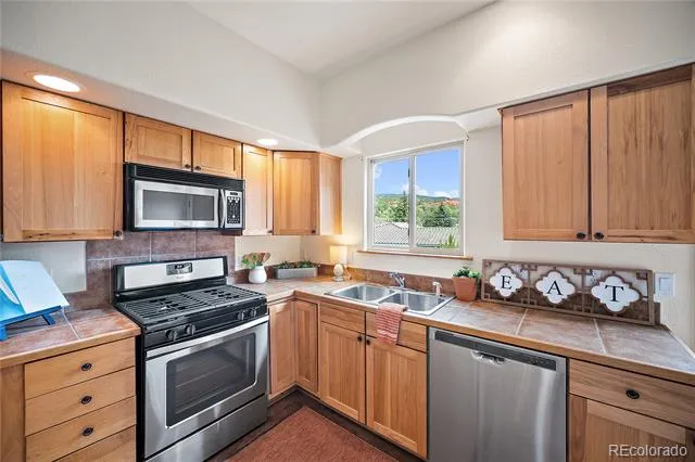 18 Taos Place Manitou Springs, CO 80829