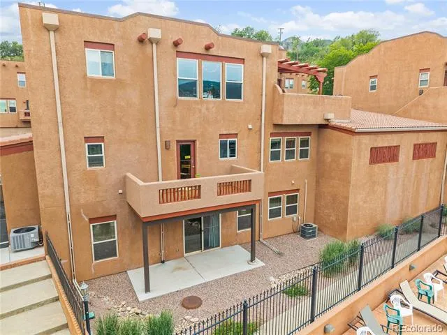 18 Taos Place Manitou Springs, CO 80829