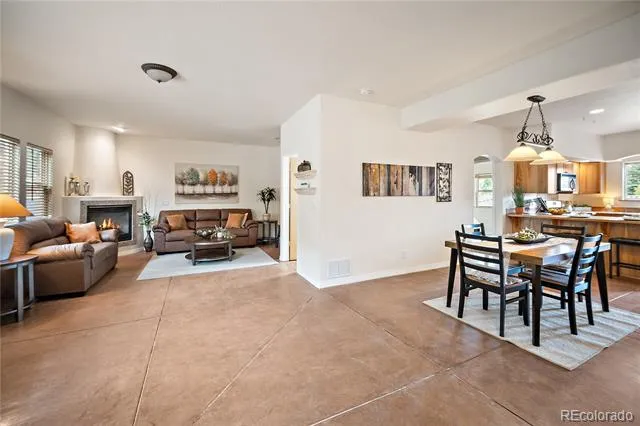 18 Taos Place Manitou Springs, CO 80829