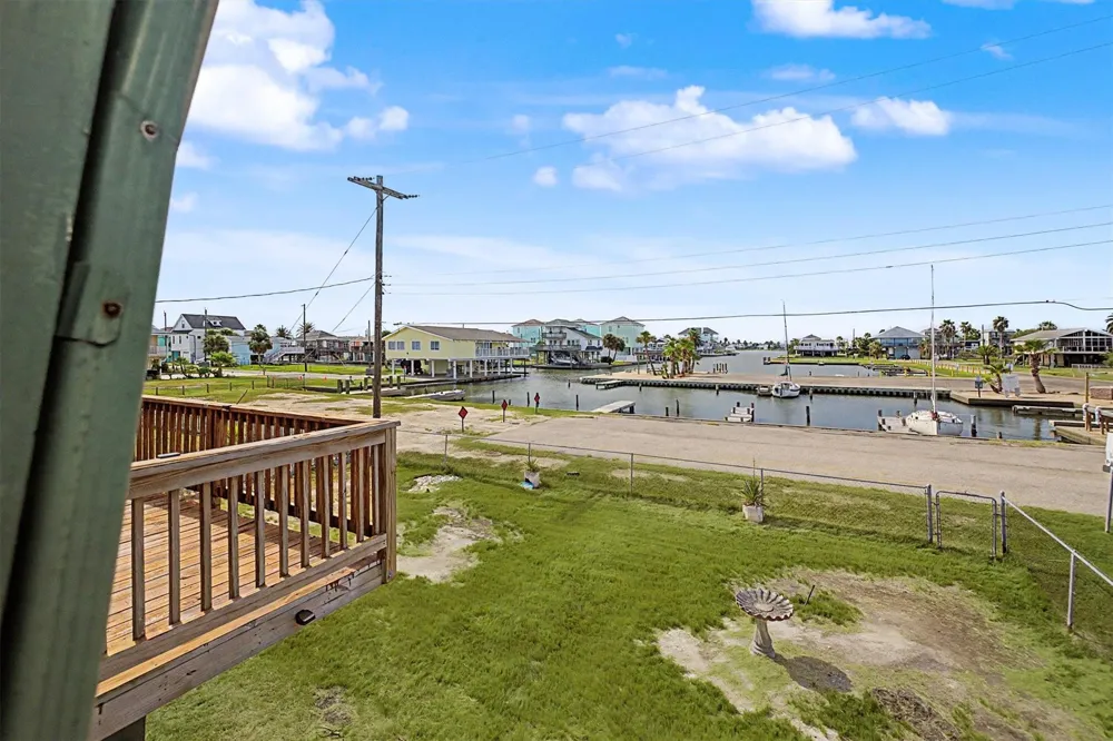 16646 Jolly Roger Road Jamaica Beach, TX 77554