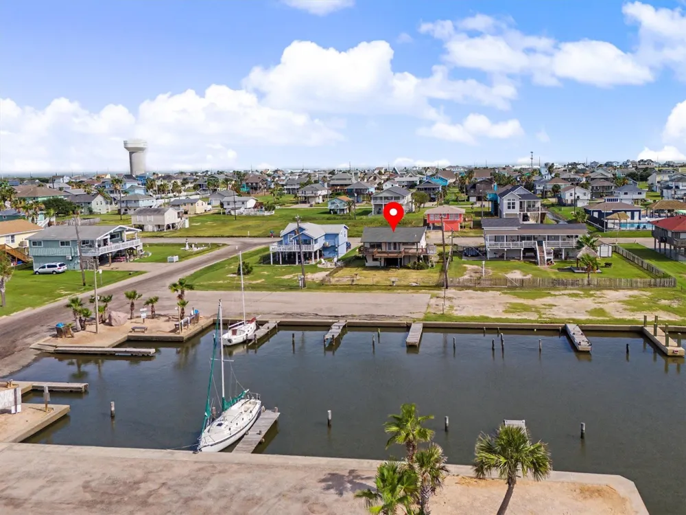16646 Jolly Roger Road Jamaica Beach, TX 77554