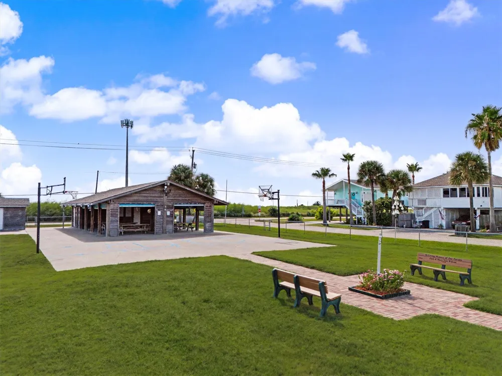 16646 Jolly Roger Road Jamaica Beach, TX 77554