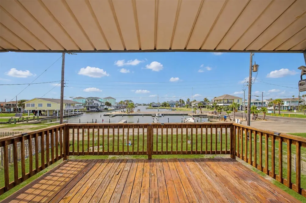 16646 Jolly Roger Road Jamaica Beach, TX 77554