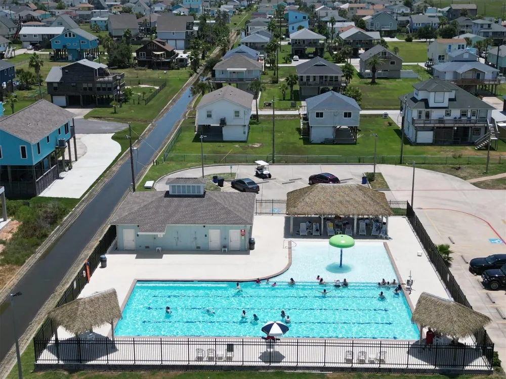 16646 Jolly Roger Road Jamaica Beach, TX 77554