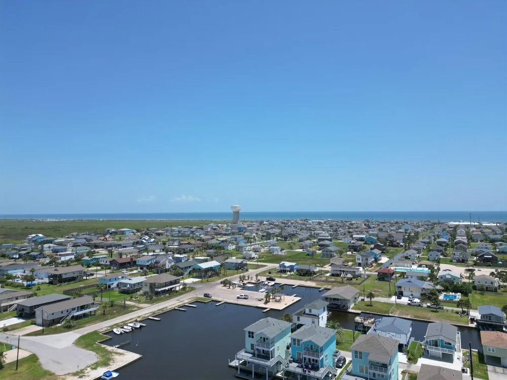 16646 Jolly Roger Road Jamaica Beach, TX 77554
