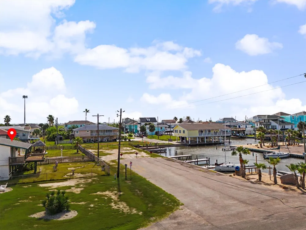 16646 Jolly Roger Road Jamaica Beach, TX 77554