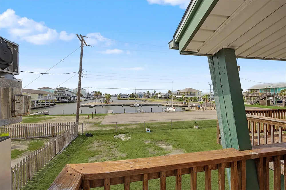 16646 Jolly Roger Road Jamaica Beach, TX 77554