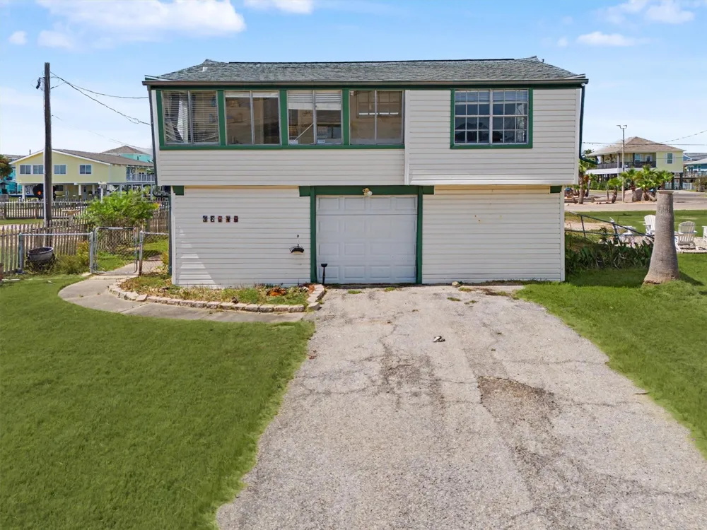16646 Jolly Roger Road Jamaica Beach, TX 77554