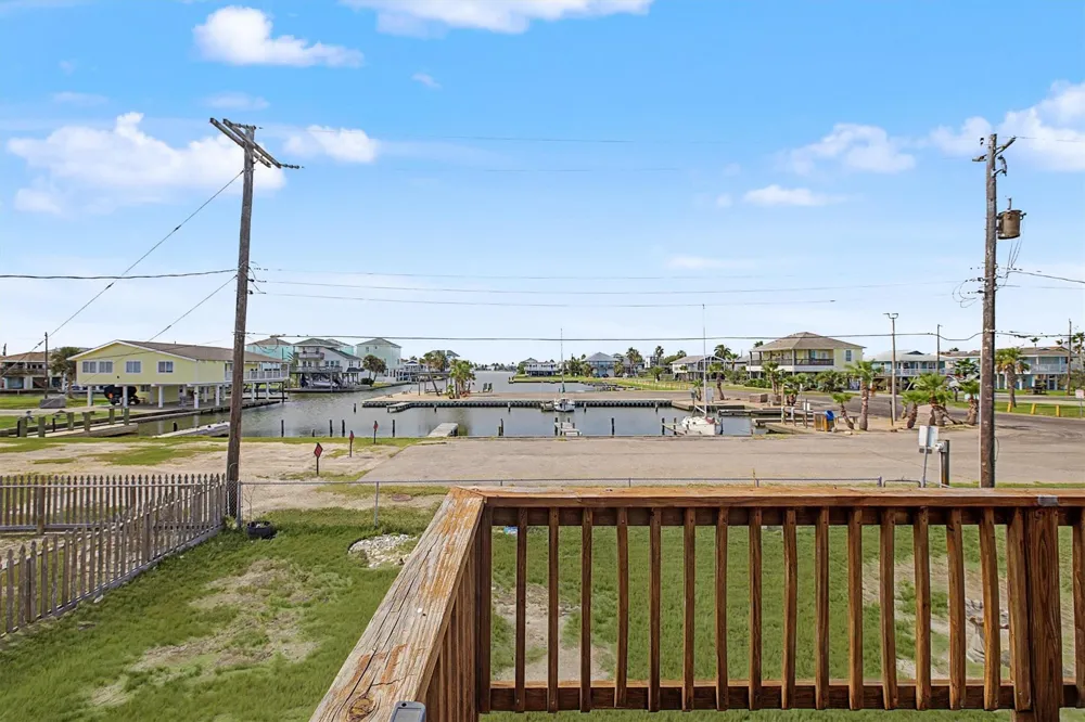16646 Jolly Roger Road Jamaica Beach, TX 77554