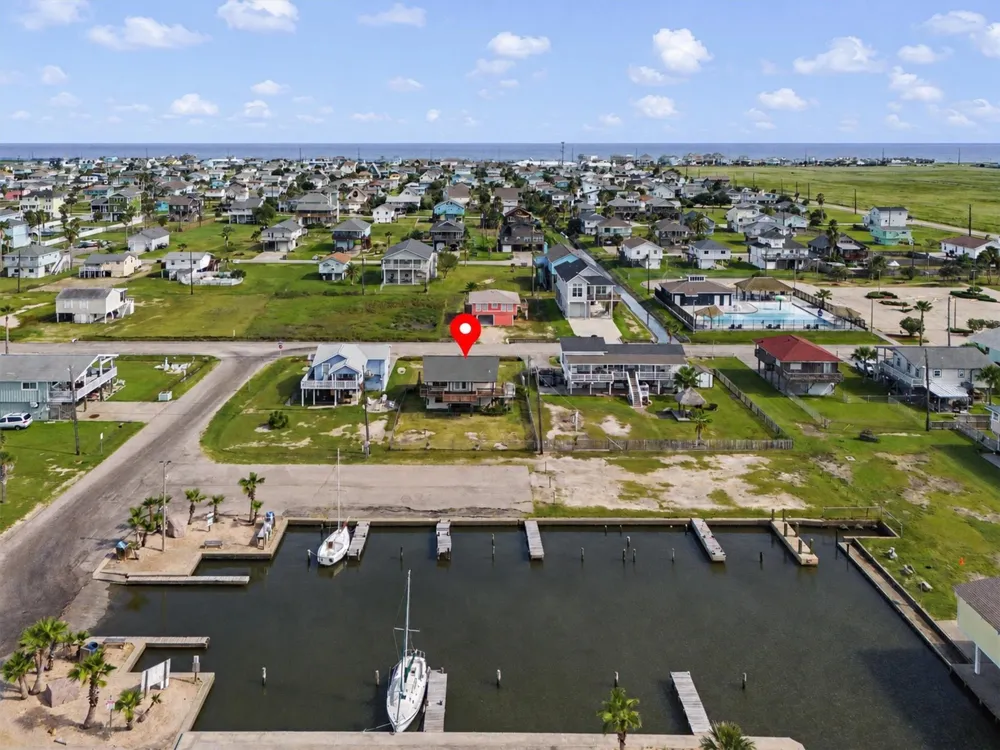 16646 Jolly Roger Road Jamaica Beach, TX 77554