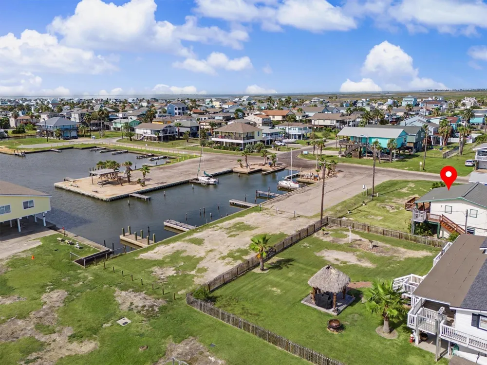 16646 Jolly Roger Road Jamaica Beach, TX 77554