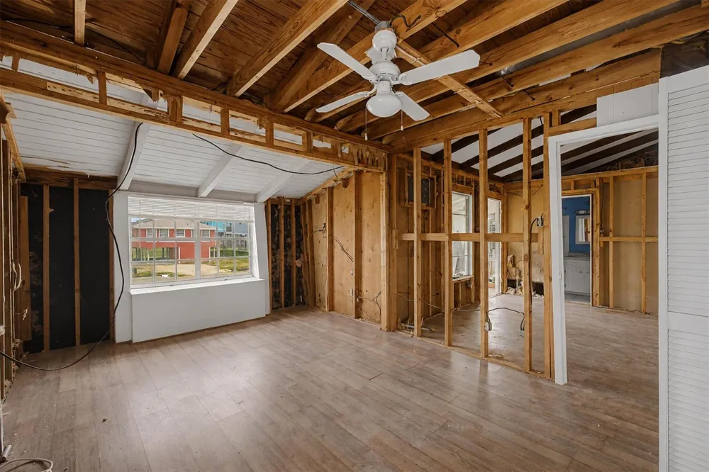 16646 Jolly Roger Road Jamaica Beach, TX 77554