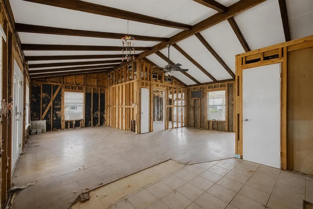 16646 Jolly Roger Road Jamaica Beach, TX 77554