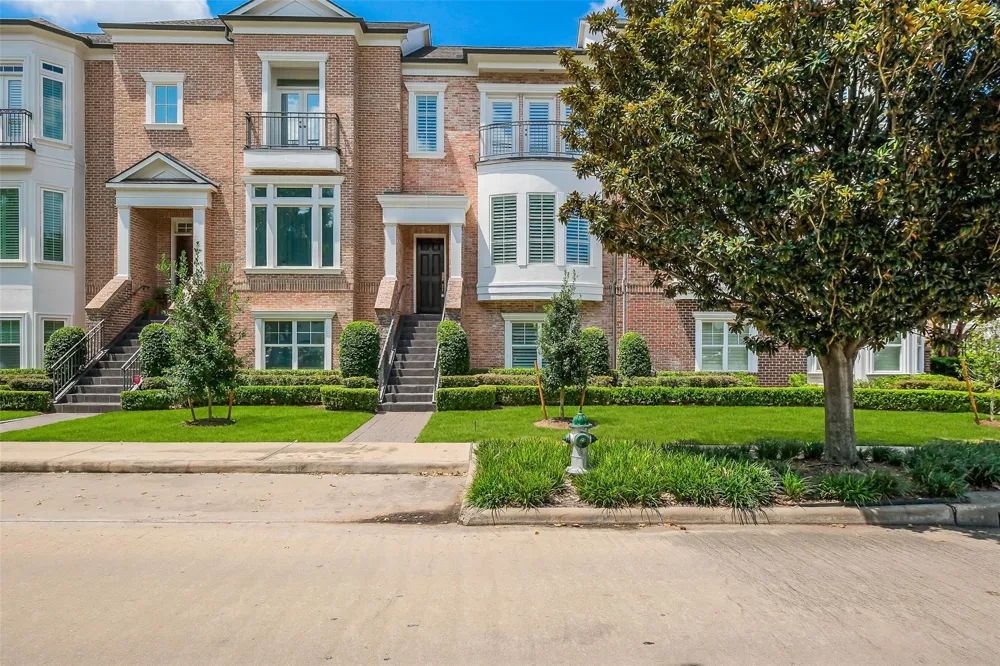 1374 Lake Pointe Parkway Sugar Land, TX 77478