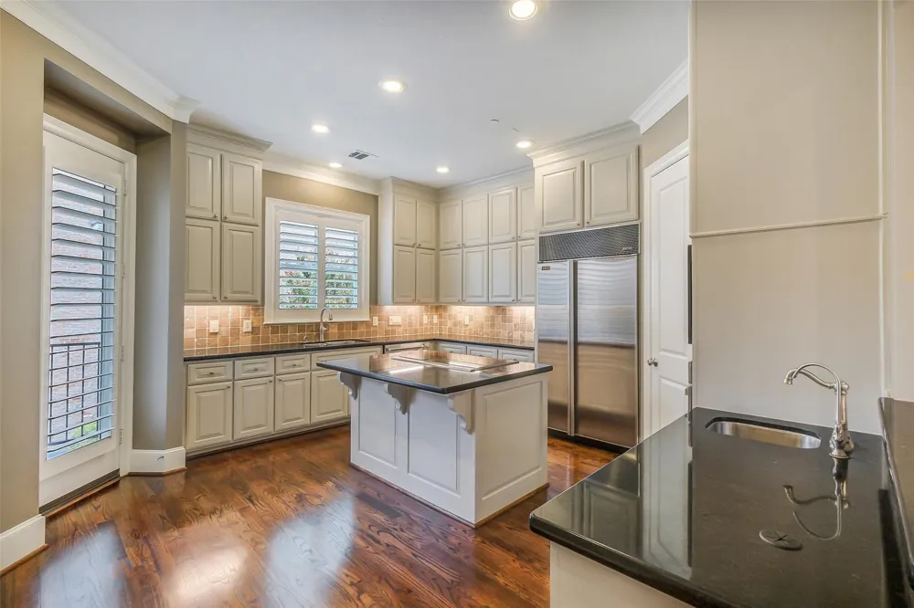1374 Lake Pointe Parkway Sugar Land, TX 77478