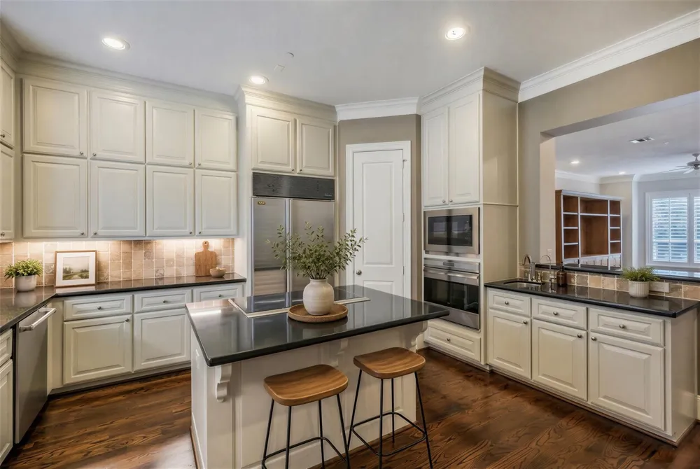 1374 Lake Pointe Parkway Sugar Land, TX 77478