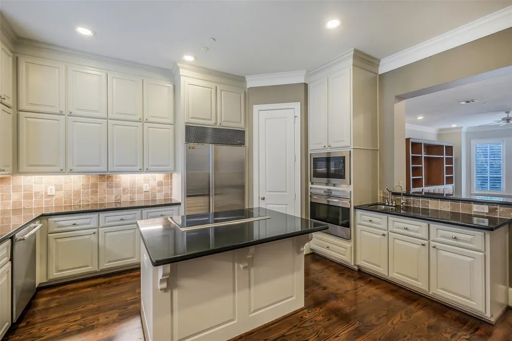 1374 Lake Pointe Parkway Sugar Land, TX 77478