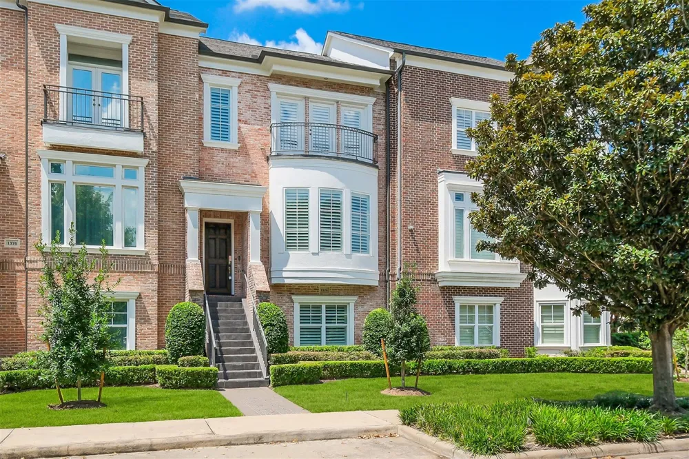 1374 Lake Pointe Parkway Sugar Land, TX 77478